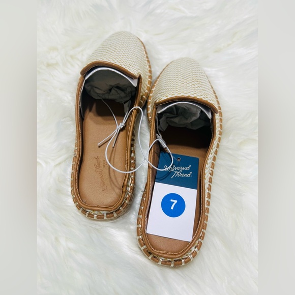 Universal Thread Lona Flats Cream Size 7 NWT - Picture 2 of 5
